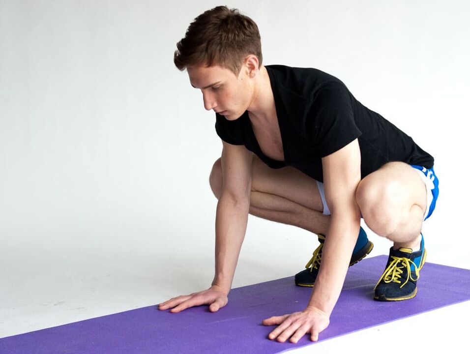 Frog exercise to work the pelvic muscles in men